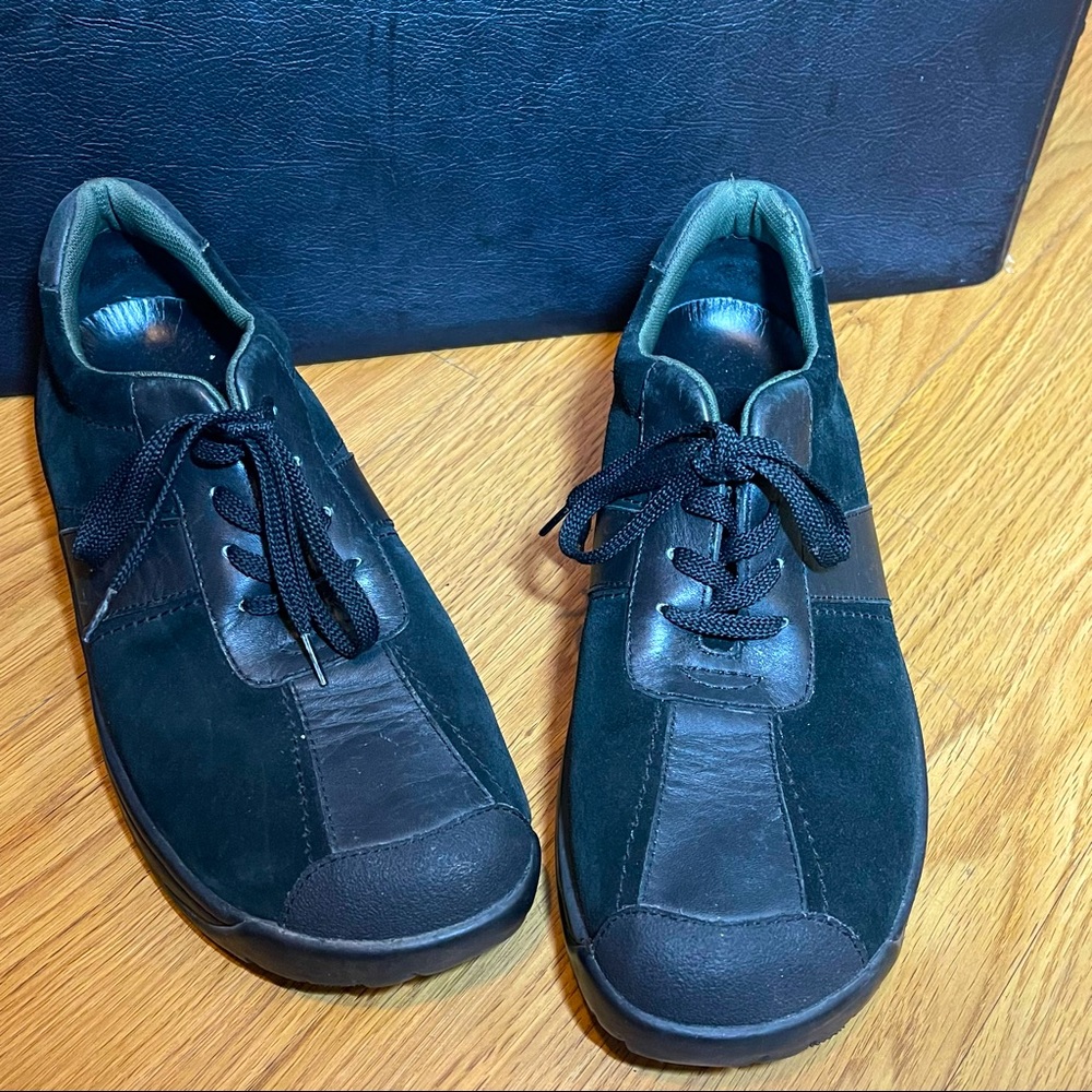 CLARKS Men’s casual shoe